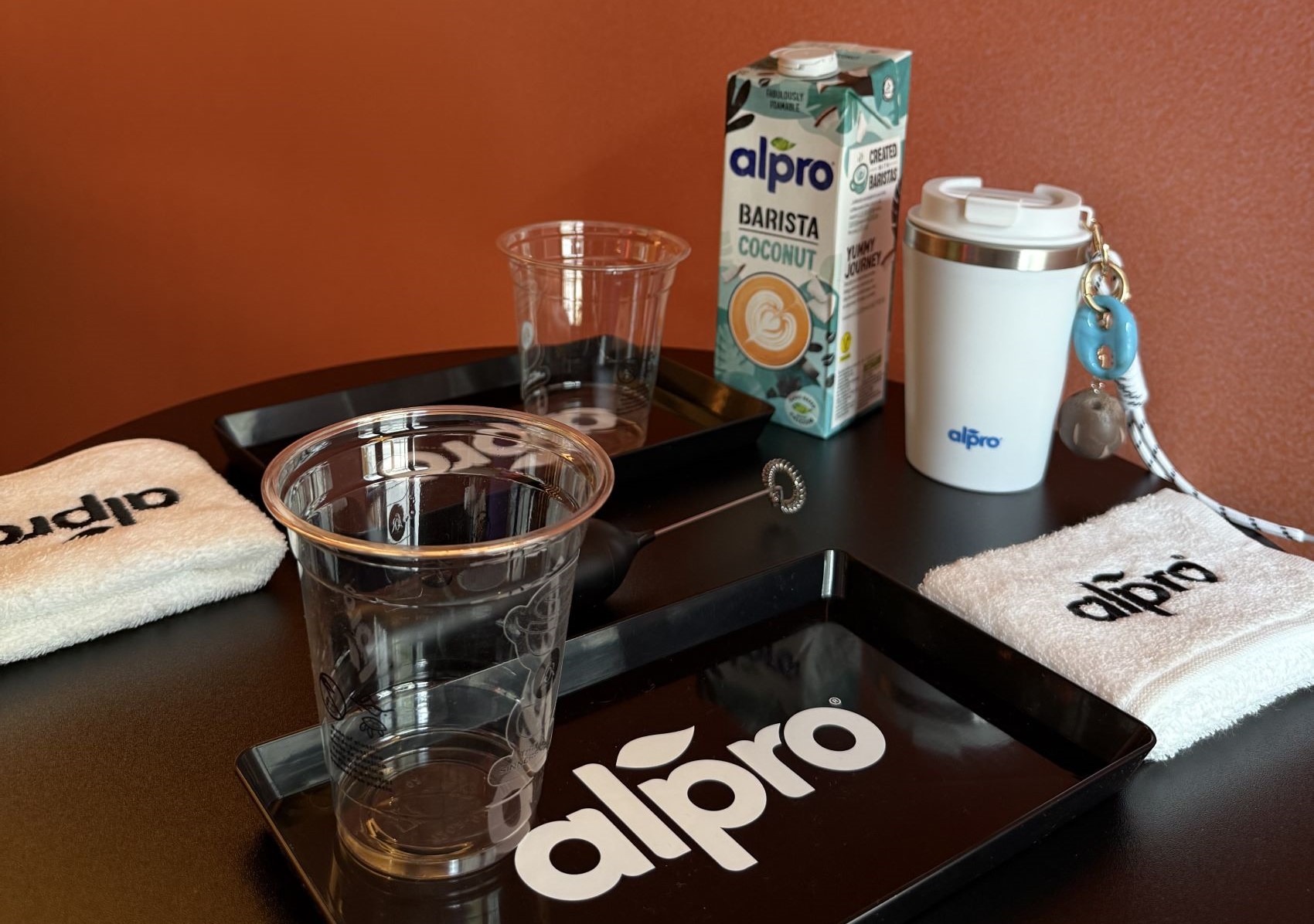 Alpro & L&rsquo;OR・